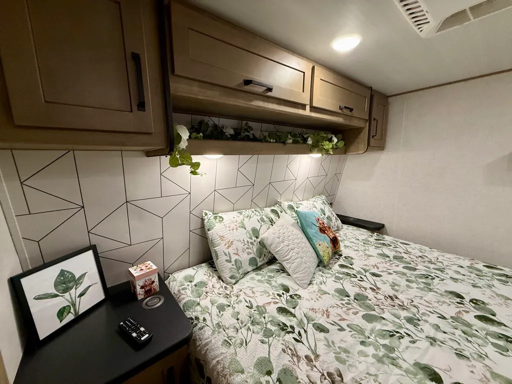 2022 Keystone Raptor 423, Photos photo 78