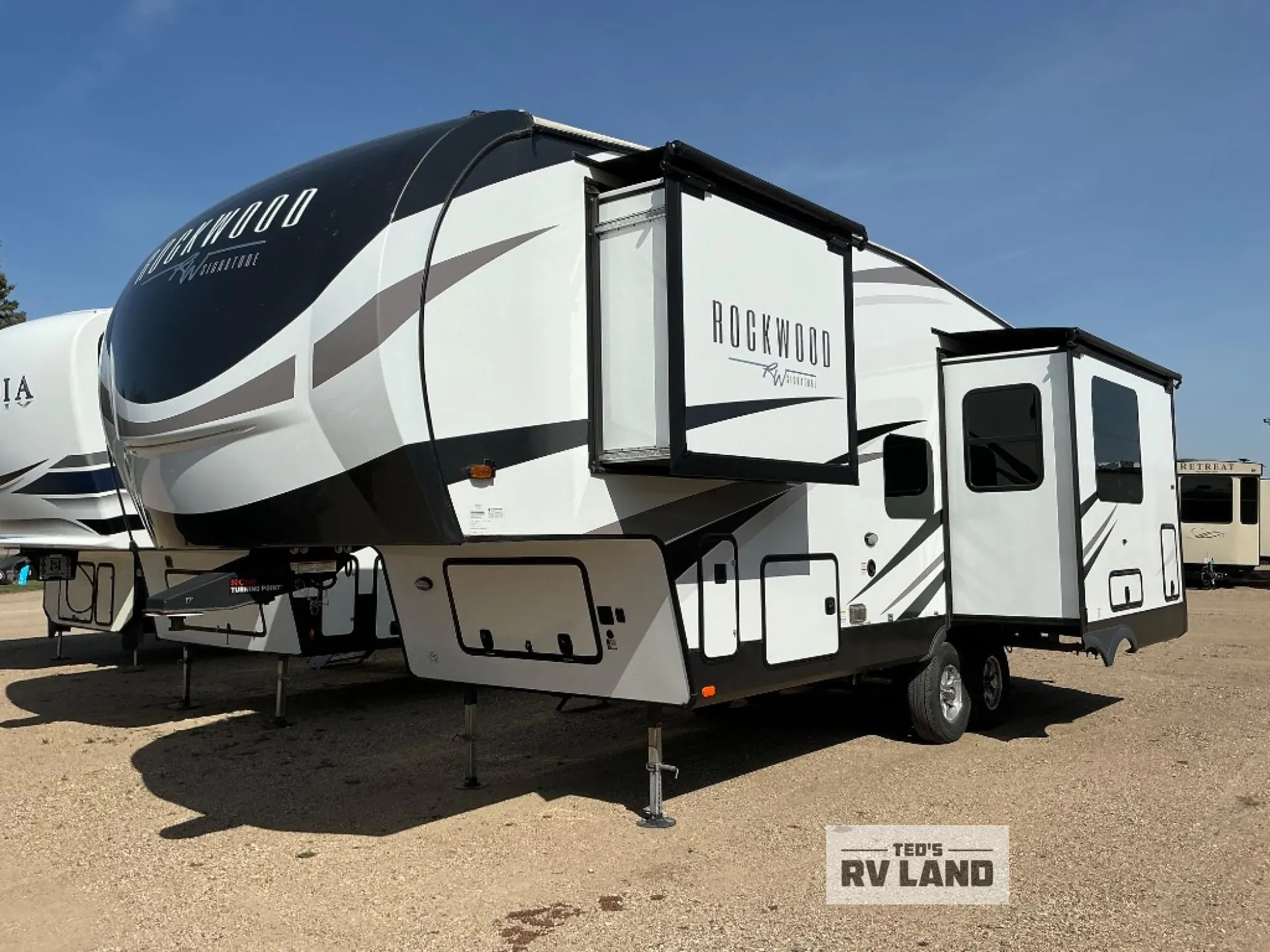 2024 Forest River Rockwood Signature 301RK - Photo 3