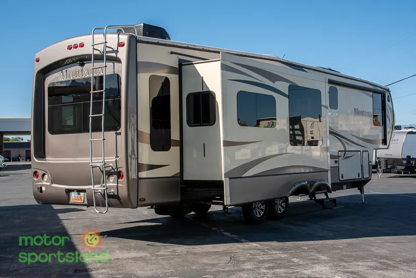 2016 Keystone Montana 3582RL - Photo 3