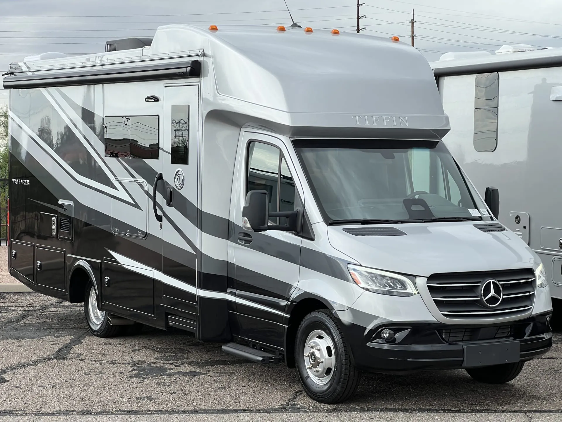 2027 Tiffin Wayfarer 25 RW dealer photo 1 from La Mesa RV Center