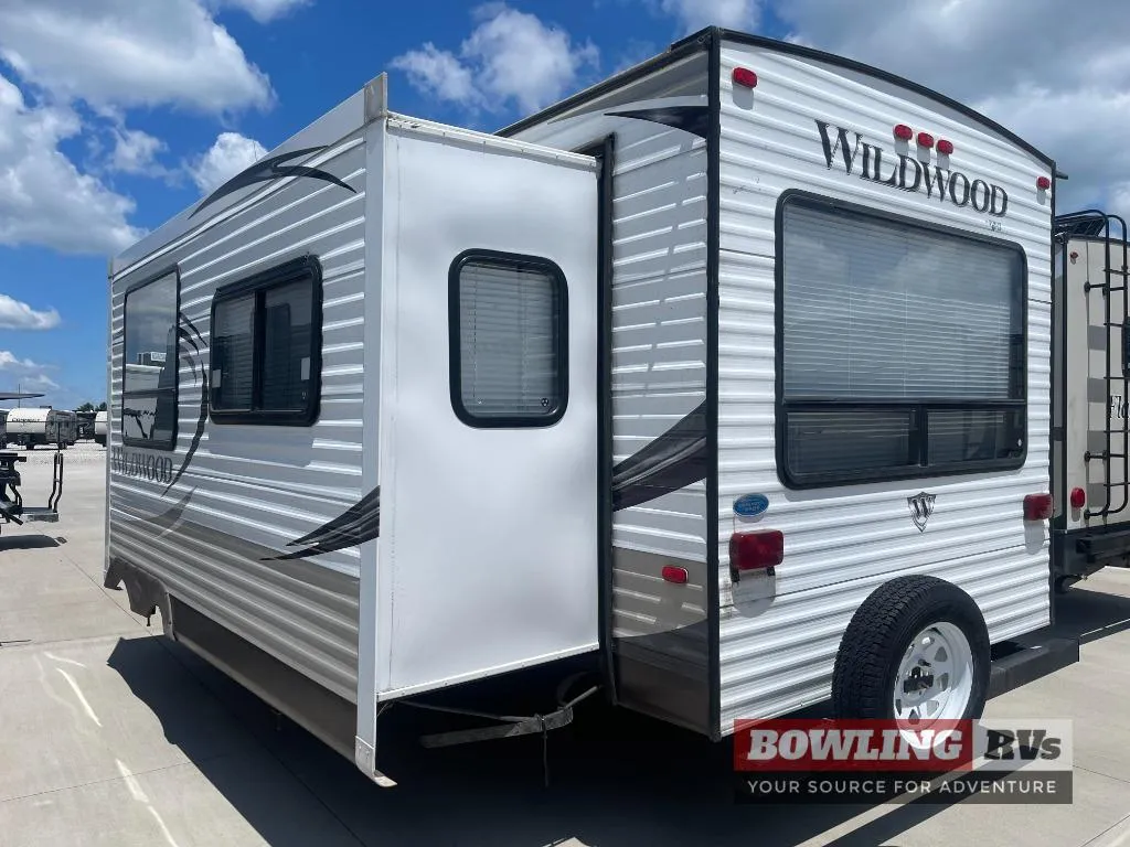 2013 Forest River RV Wildwood 27RLSS - Photo 2