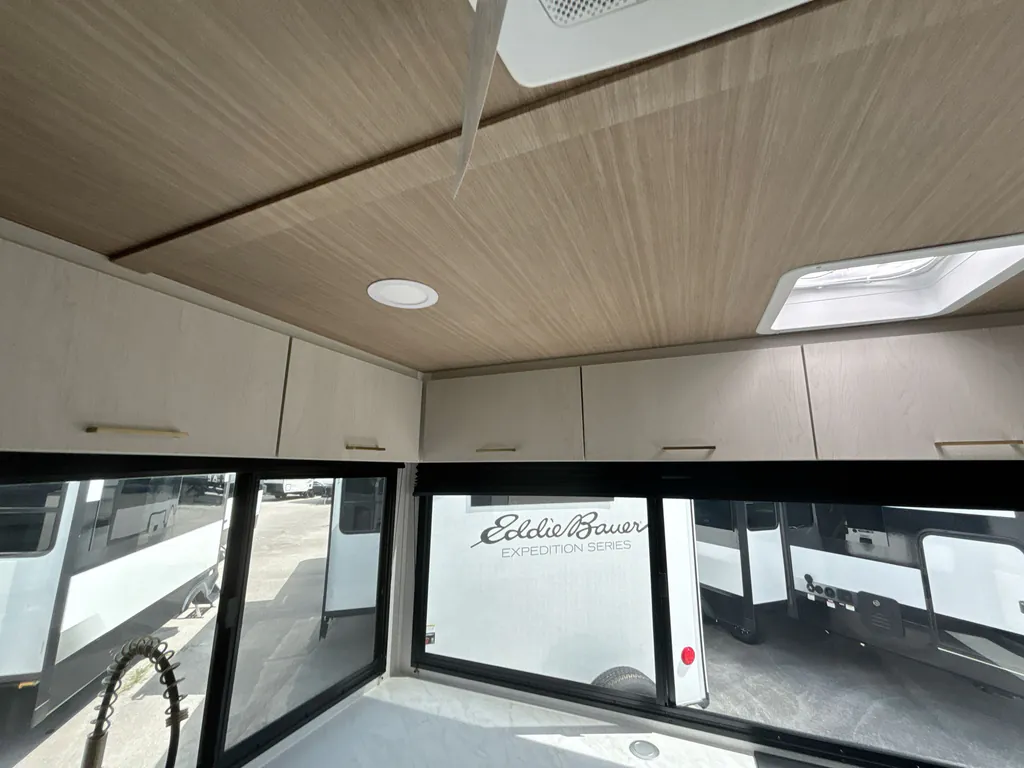 2027 Forest River Vibe 3400SB, Photos photo 10