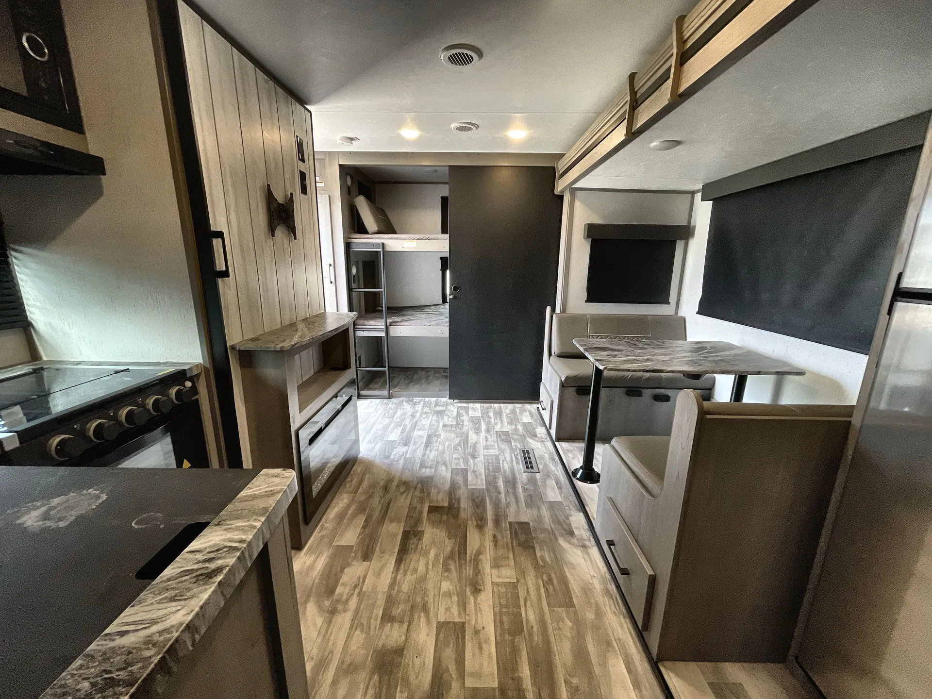 2022 Dutchmen Kodiak Ultra-Lite 250BHSL — living area main