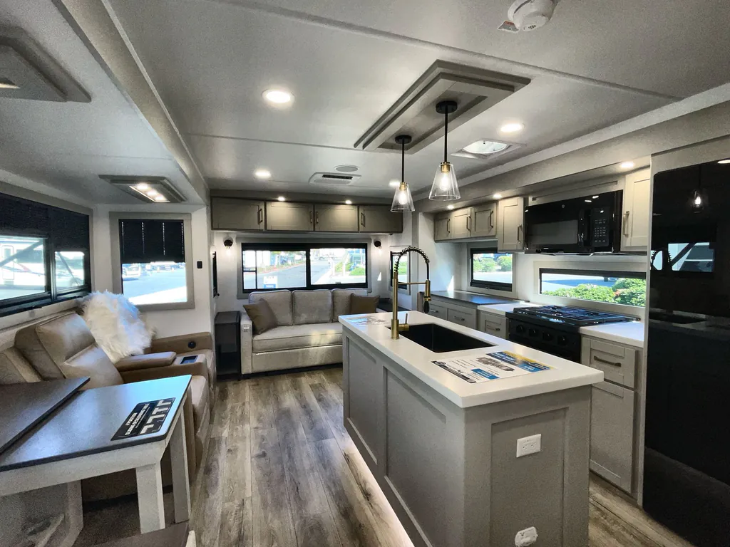 2026 Brinkley Model Z Air 297, Photos photo 10