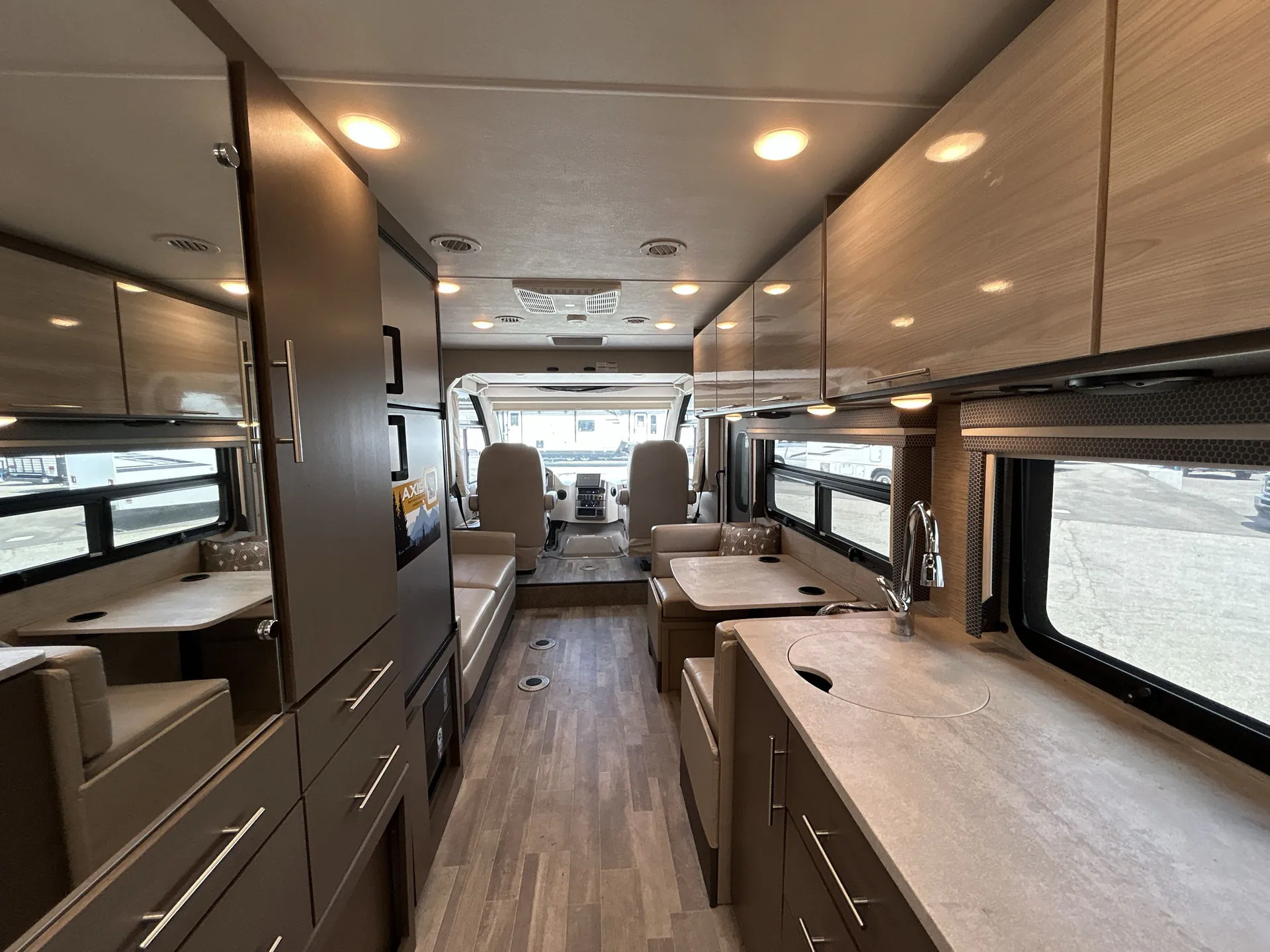 2023 Thor Motor Coach Axis 24.3 - Photo 3