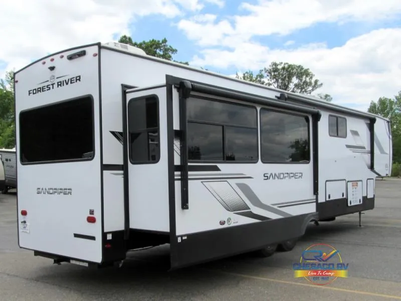 2025 Forest River Sandpiper 3900HBLR - Photo 4