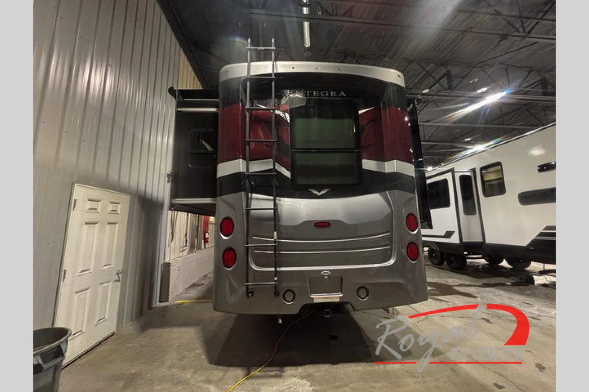 2024 Entegra Coach Accolade XL 37L - Photo 4