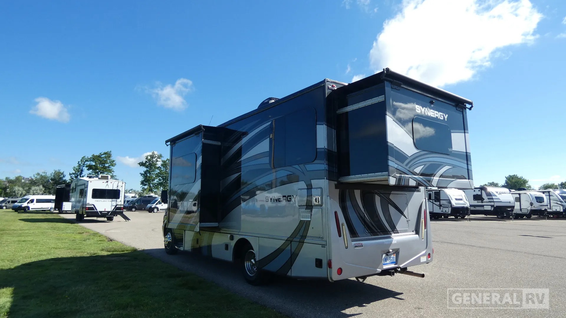 2017 Thor Motor Coach Synergy SP24 - Photo 4