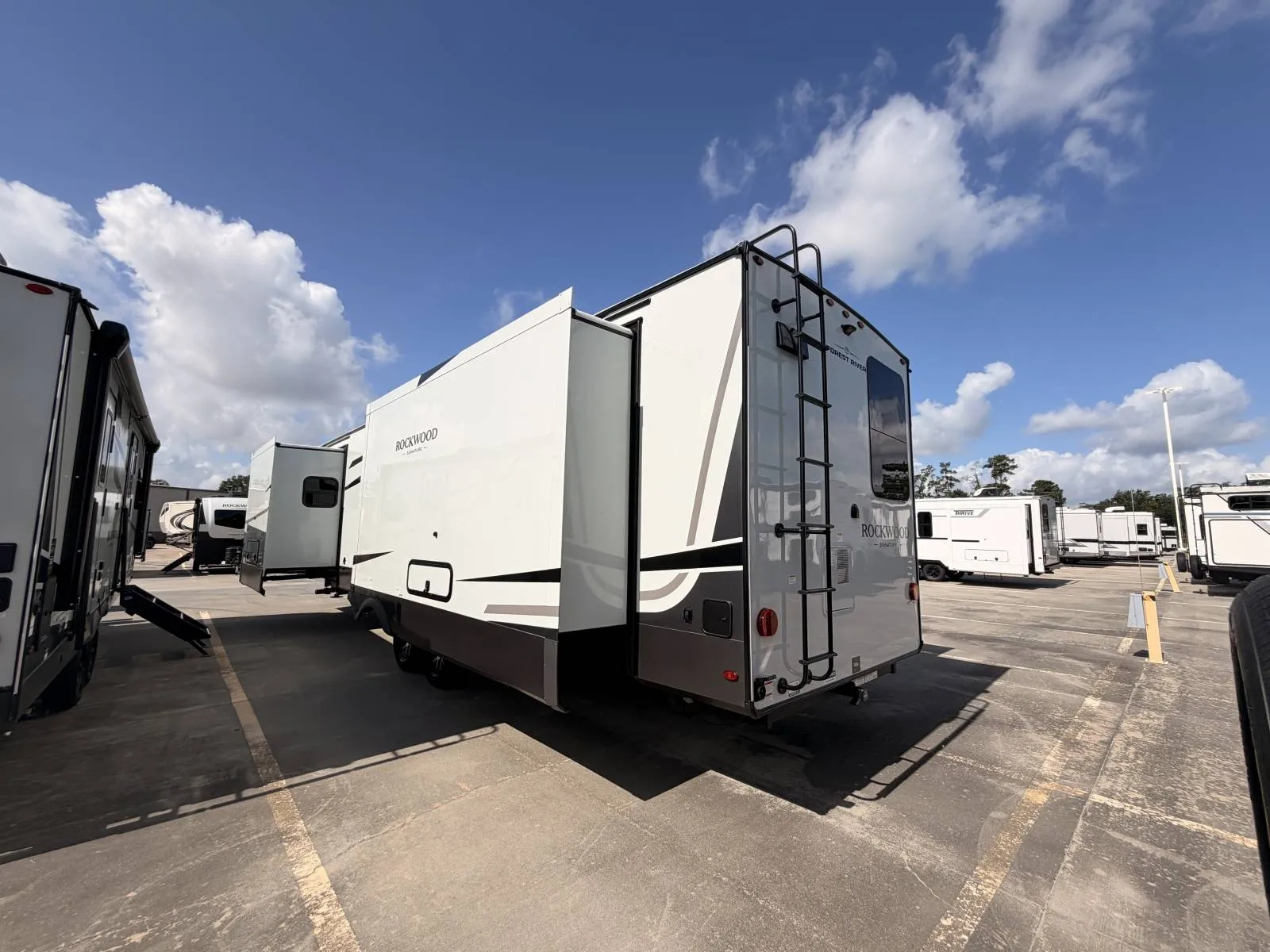 2027 Forest River Rockwood Signature 8393RK - Photo 3