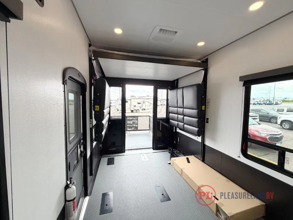 2026 Keystone Raptor 420, Photos photo 8