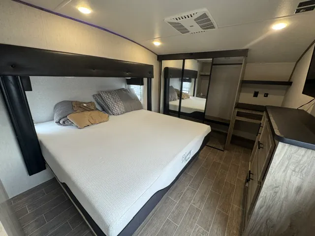 2022 Forest River Cherokee Arctic Wolf 3880 SUITE, Photos photo 35