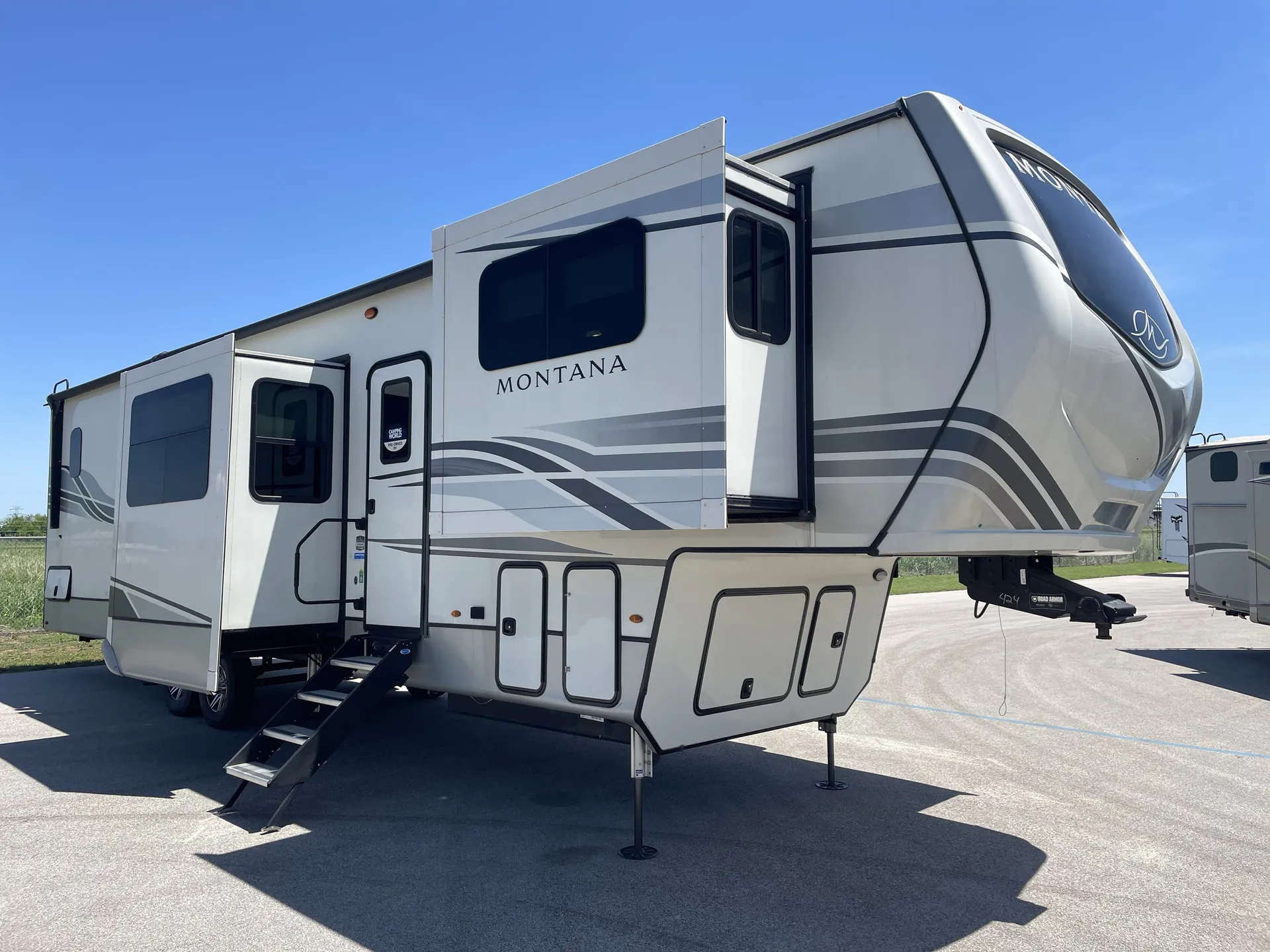 2023 Keystone Montana 3763BP dealer photo 1 from Camping World