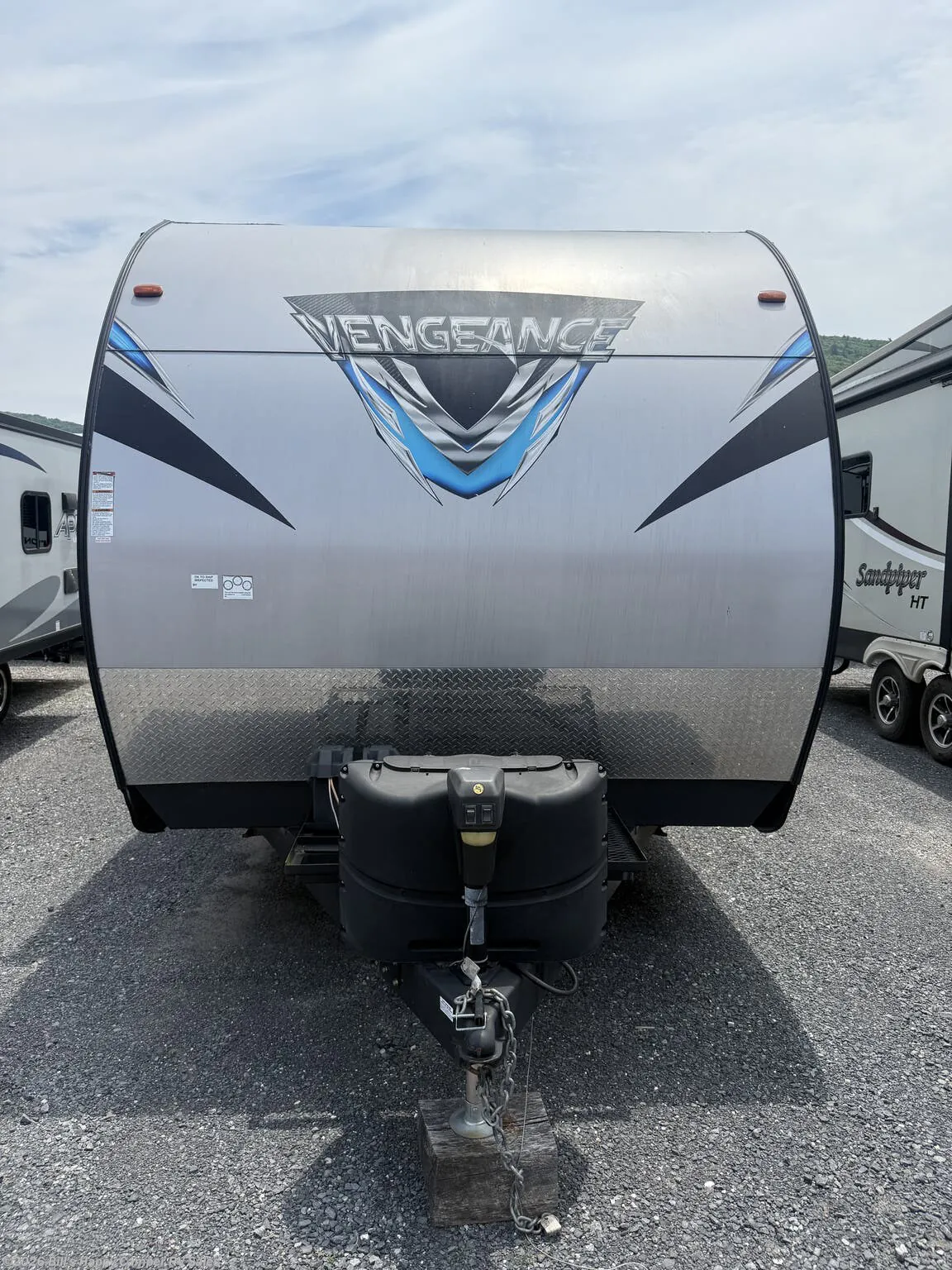 2017 Forest River Vengeance Rogue 25V - Photo 4