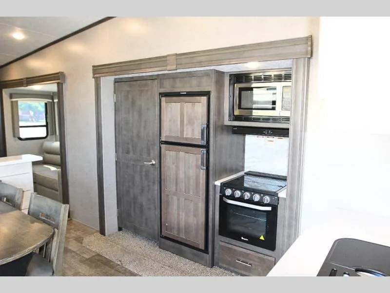 2020 Forest River Rockwood Ultra Lite 2898KS - Photo 3