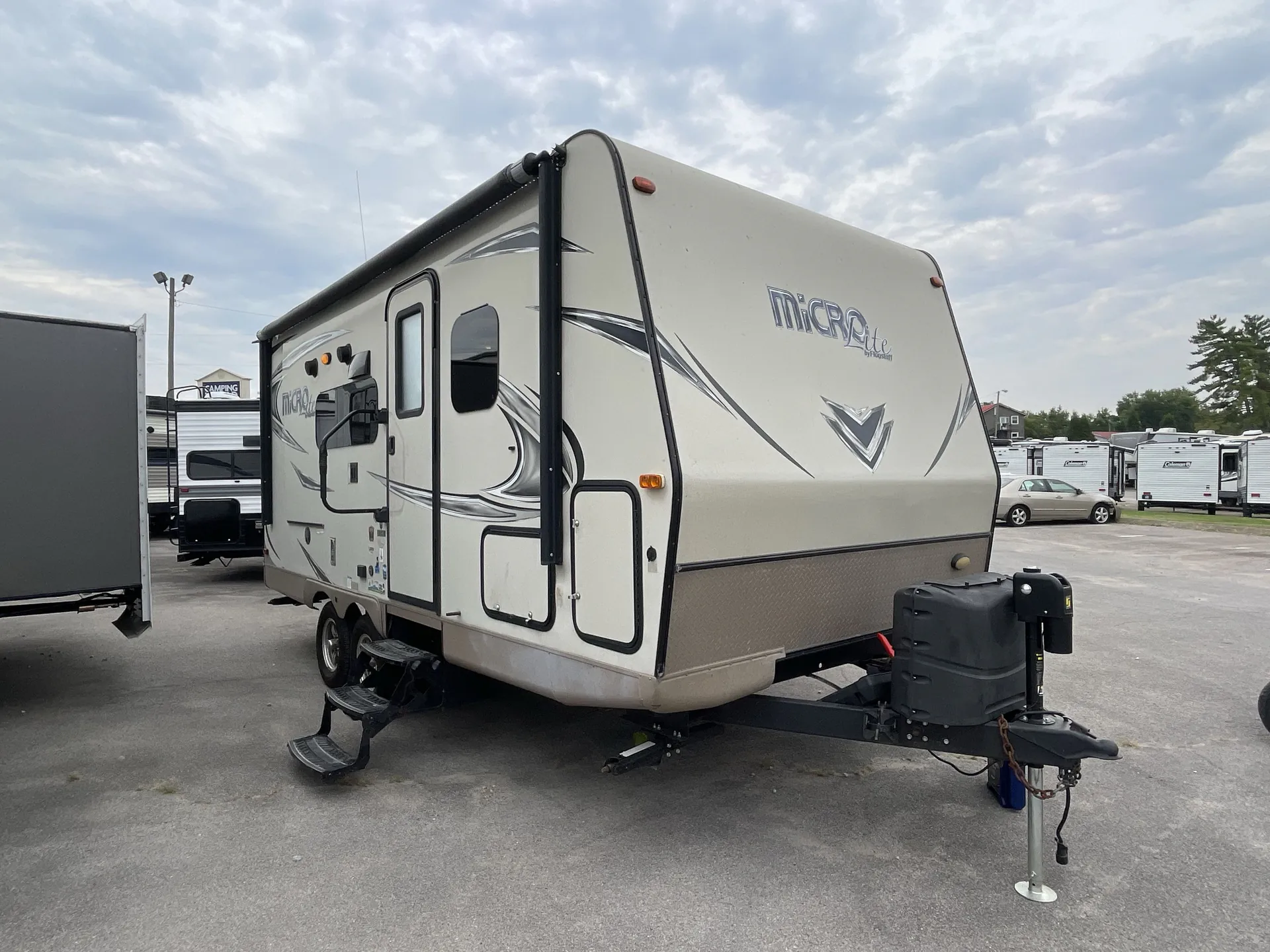 2018 Forest River Flagstaff Micro Lite 21DS - Photo 2