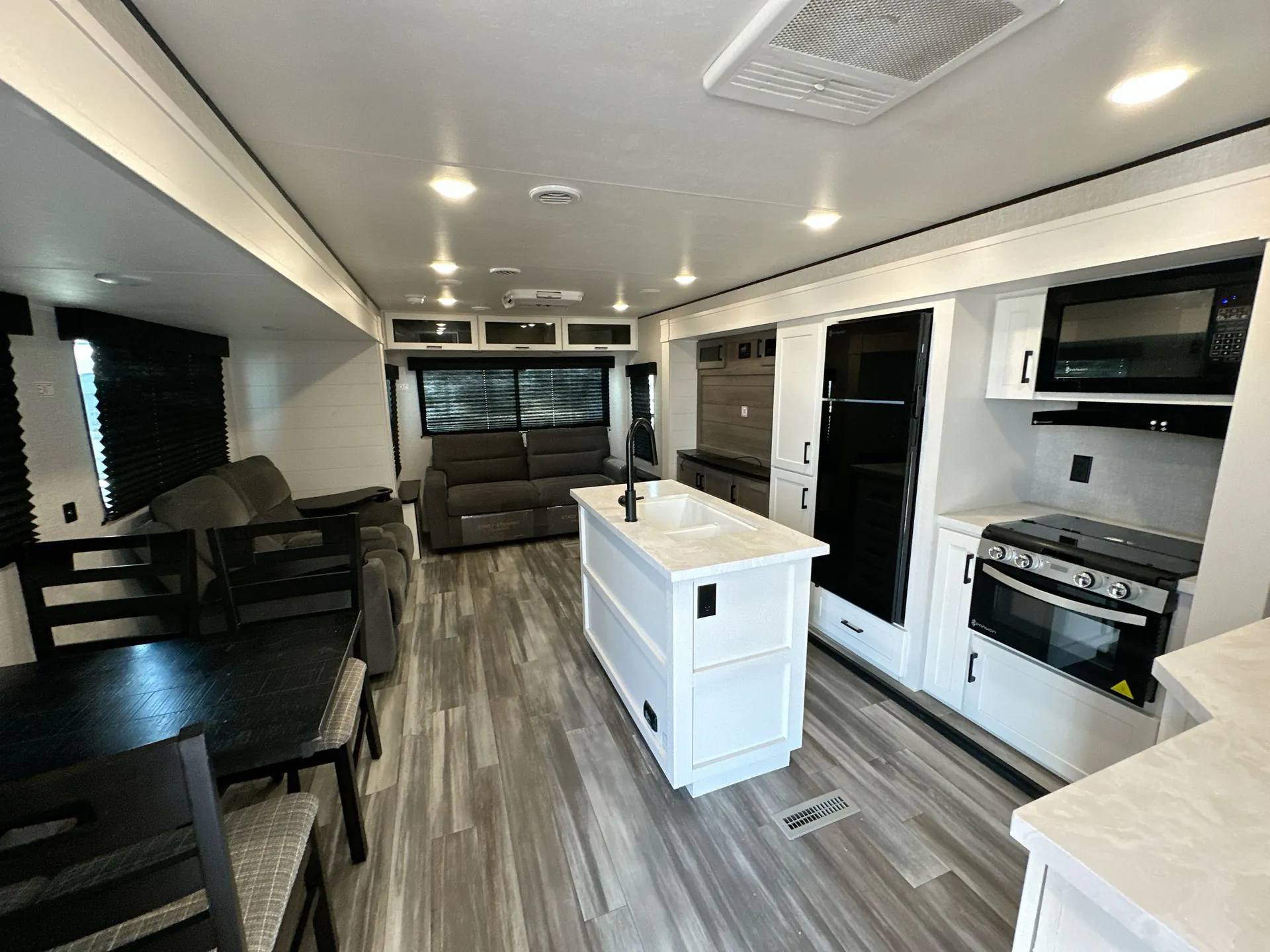 2025 Jayco Jay Flight 334RTS — living area main