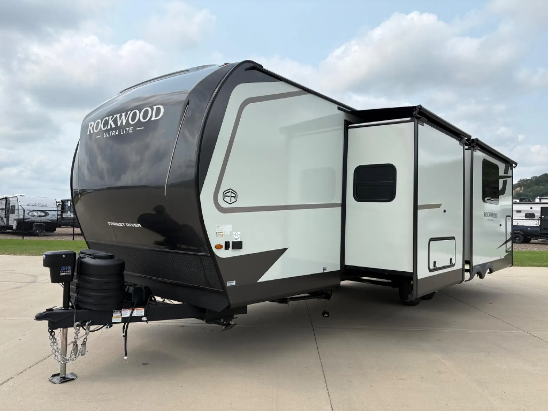 2027 Forest River Rockwood Ultra Lite 2711RK — Photo 5