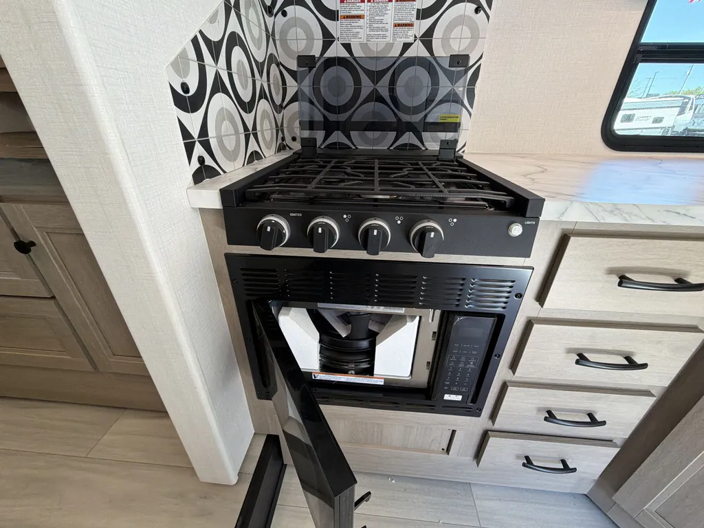 2027 Forest River Sunseeker 3050S, Photos photo 11