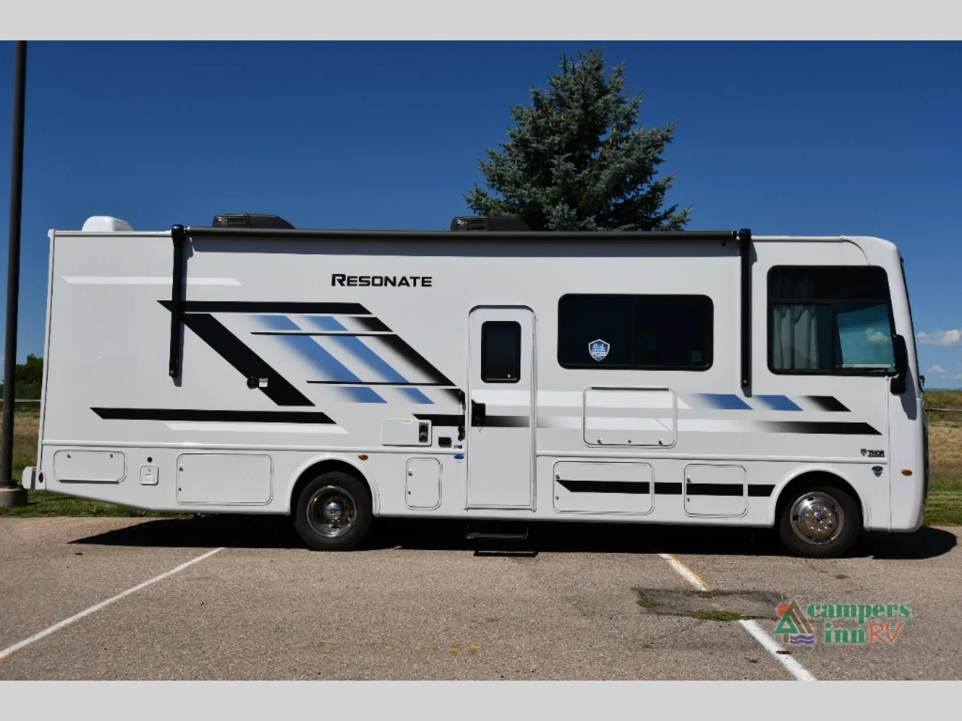 2026 Thor Motor Coach Resonate 29G - Photo 3