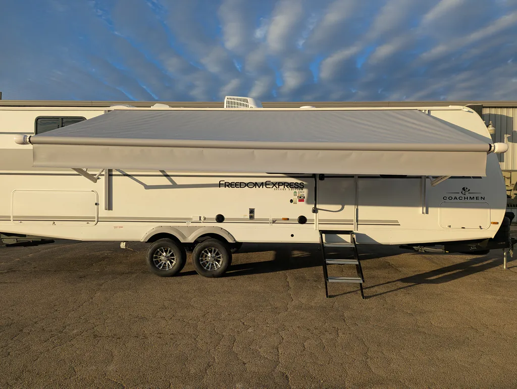 2026 Coachmen Freedom Express Select 30SE, Photos photo 11