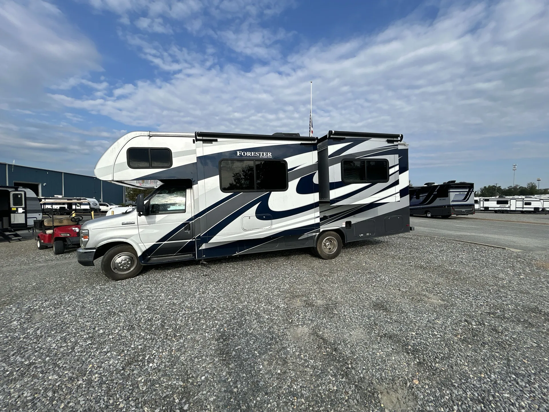 2018 Forest River Forester 2421MS — off campside