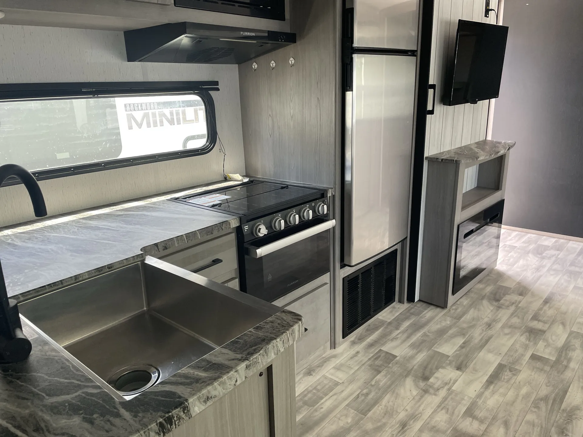 2023 Dutchmen Kodiak Ultra-Lite Ultra-Lite 332BHSL — living area main