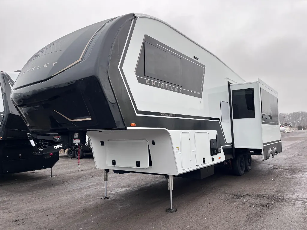 2026 Brinkley Model Z 2810, Photos photo 4