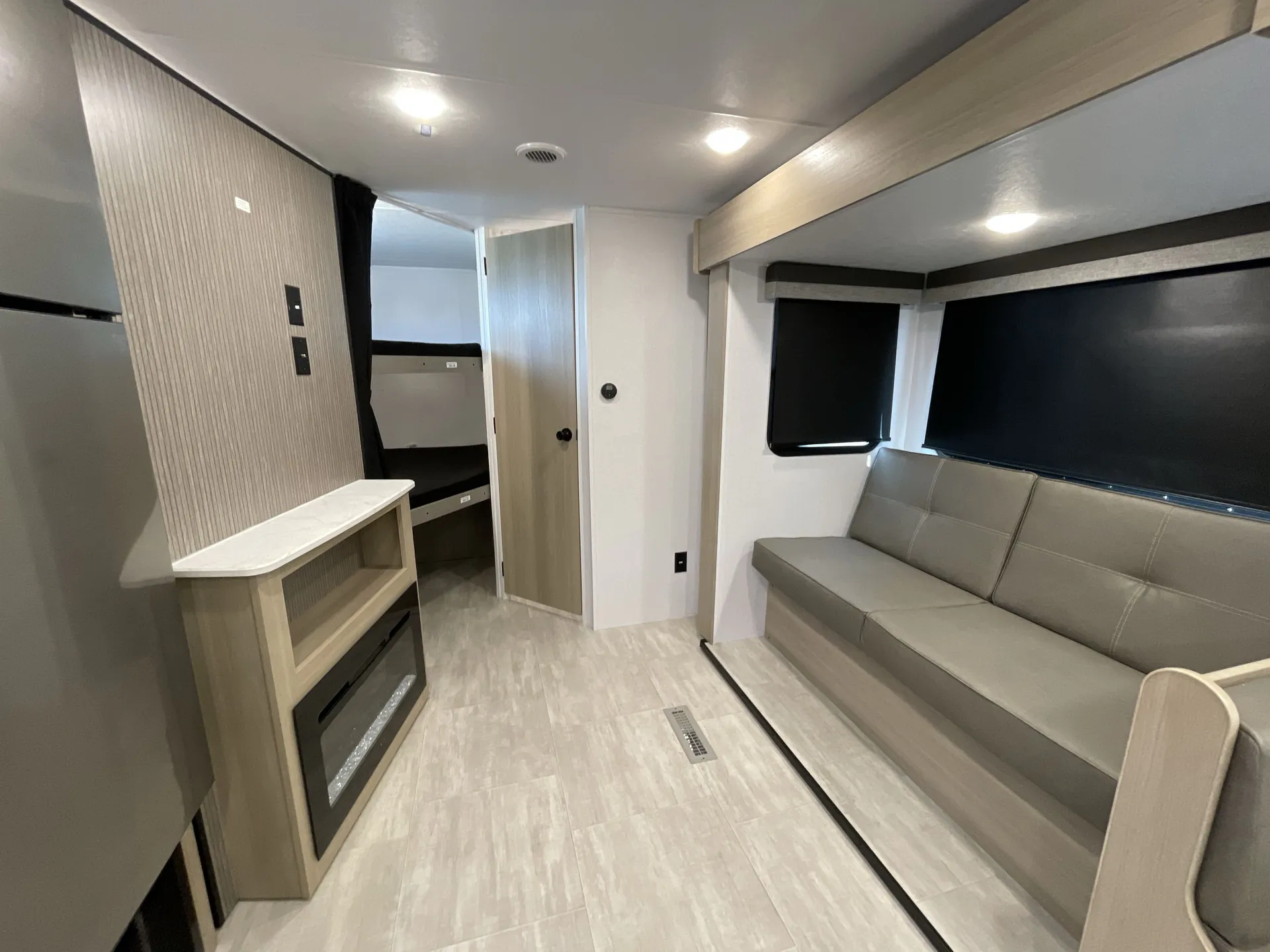 2026 dutchmen Kodiak 270BHSL — living area main