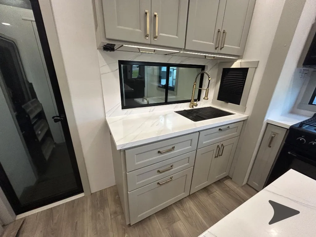 2025 Brinkley Model G 3250, Photos photo 23