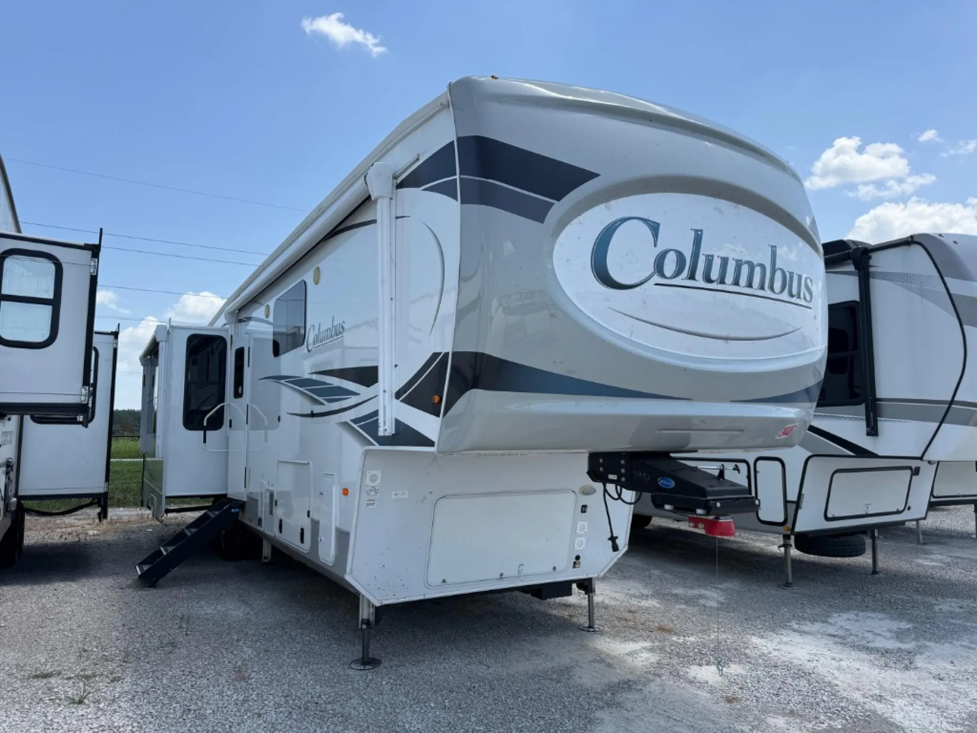 2023 Palomino Columbus 384RK - Photo 2