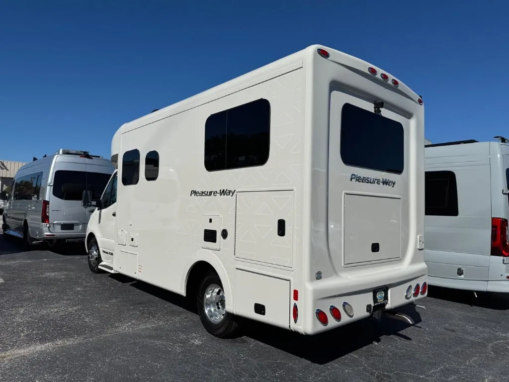 2026 Pleasure-Way Plateau XLRB - Photo 3