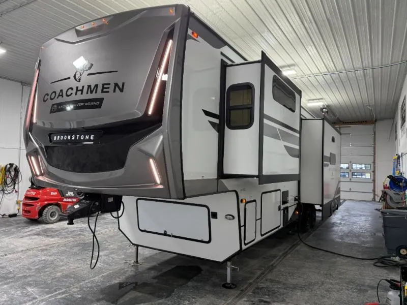 2025 Coachmen Brookstone 318RLL - Photo 4