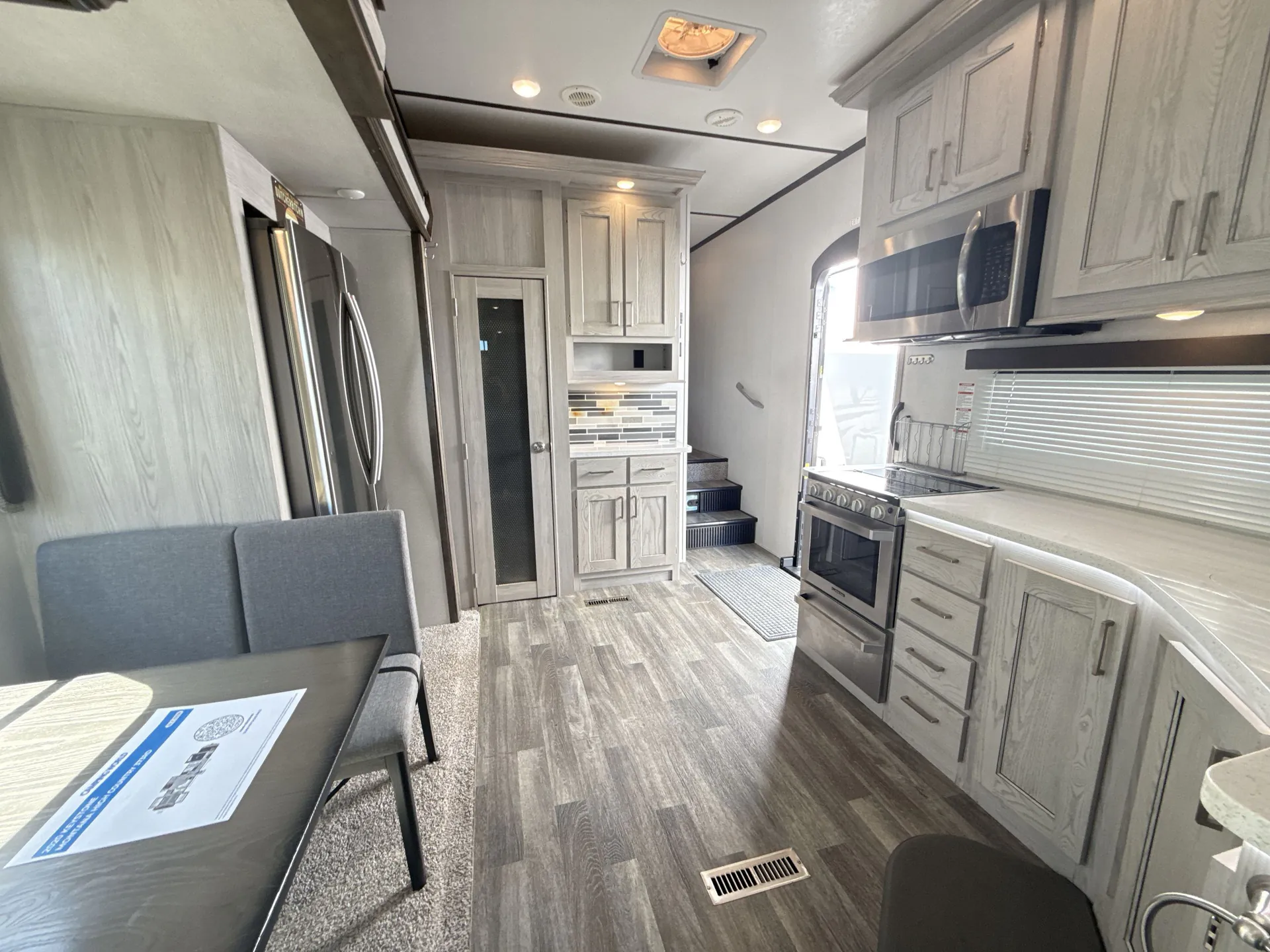 2020 Keystone Montana High Country 373RD — living area main