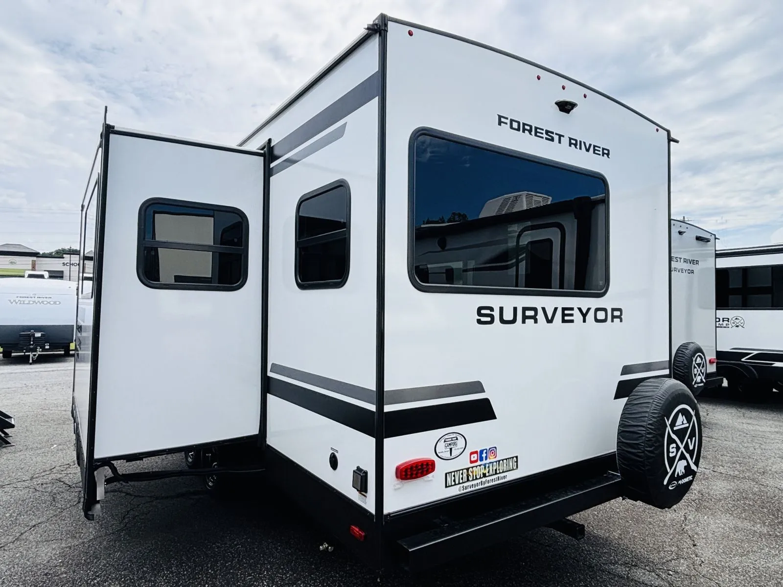2027 Forest River SURVEYOR 242RDLE - Photo 3
