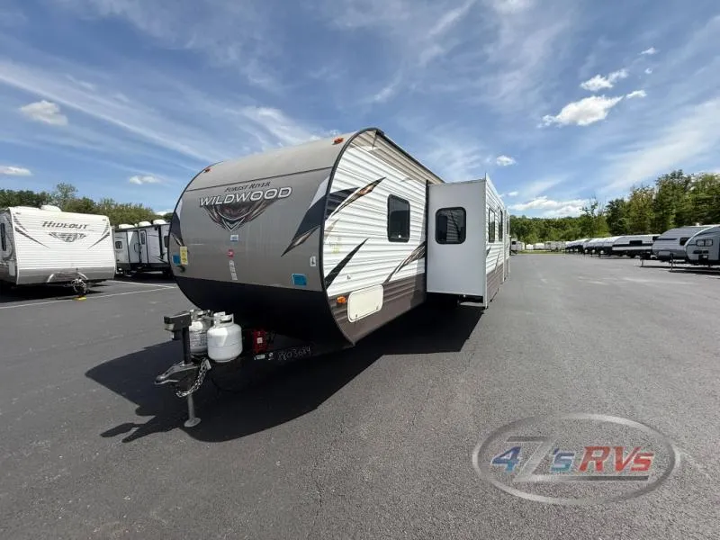 2018 Forest River Wildwood 31KQBTS - Photo 2