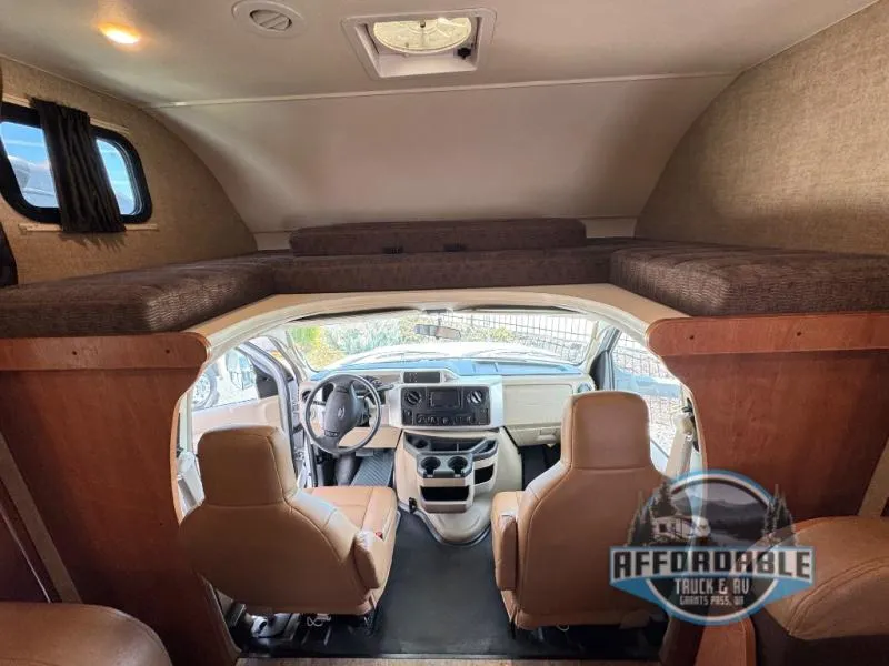 2017 Winnebago Spirit 31D - Photo 4