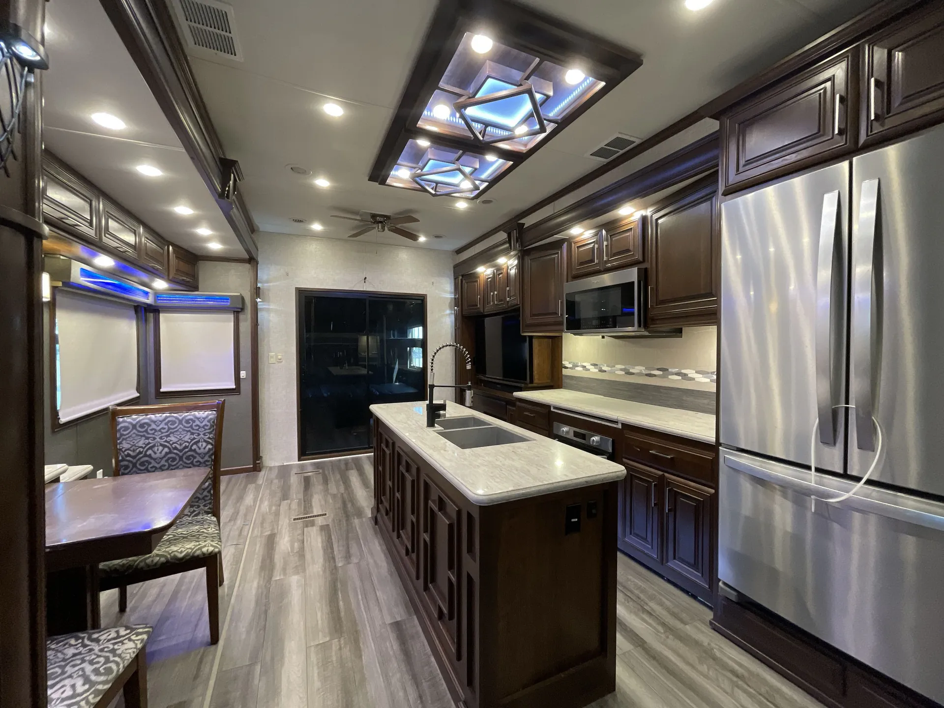 2020 DRV Full House JX450 — living area main