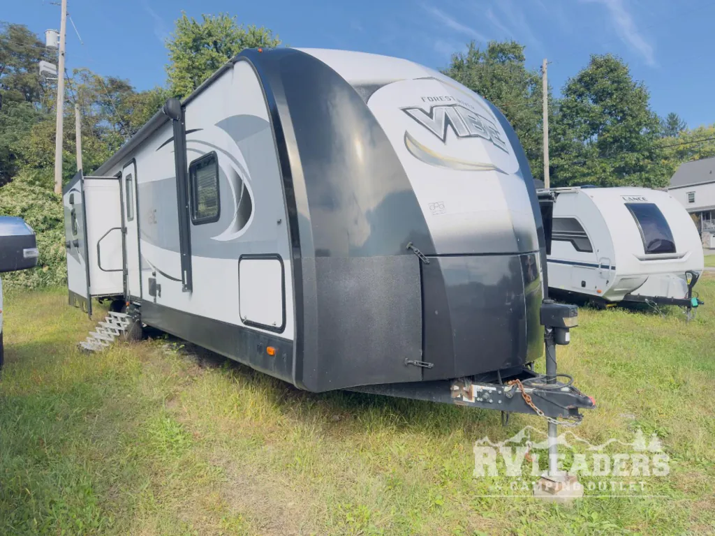 2017 Forest River Vibe 313BHS, Photos photo 8