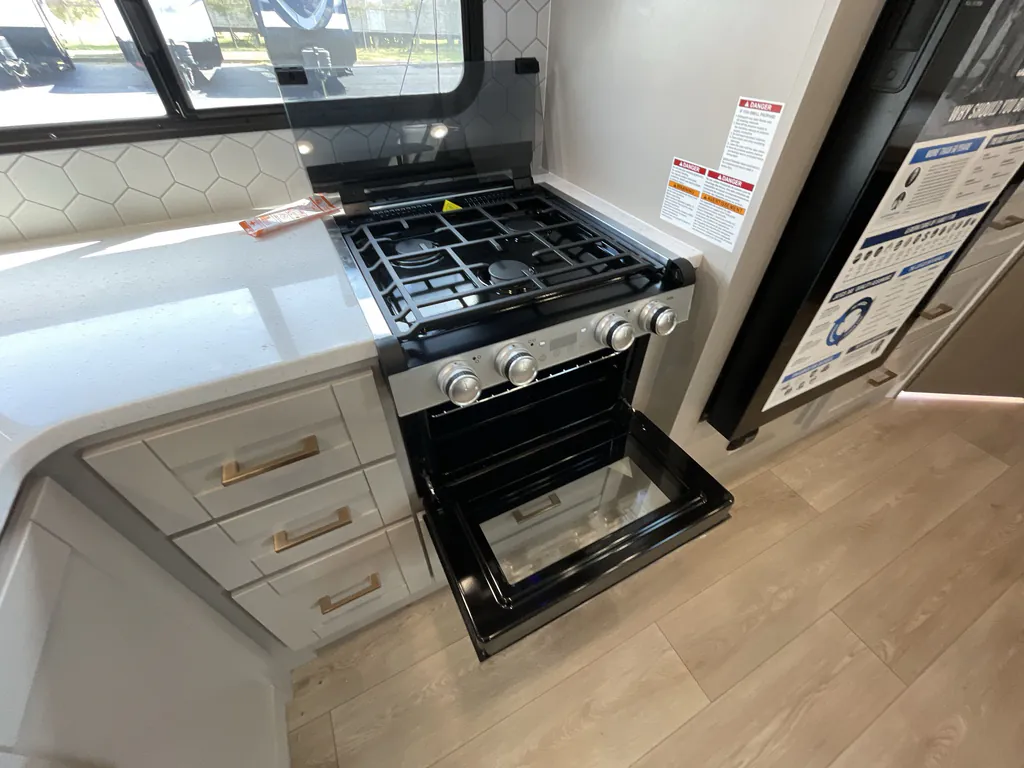 2027 Jayco Jay Feather 29BHB, Photos photo 11