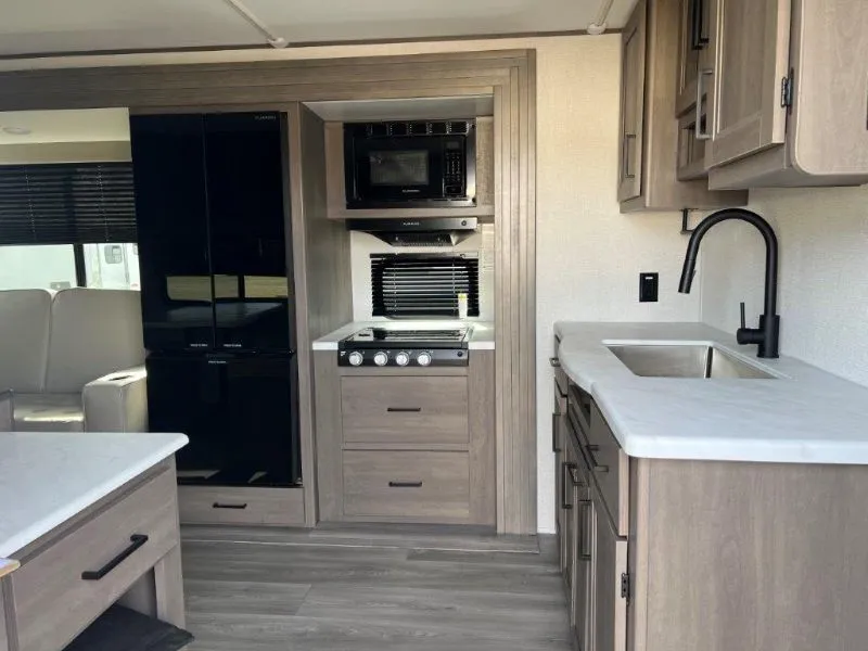 2025 Grand Design Transcend 295QBT - Photo 4