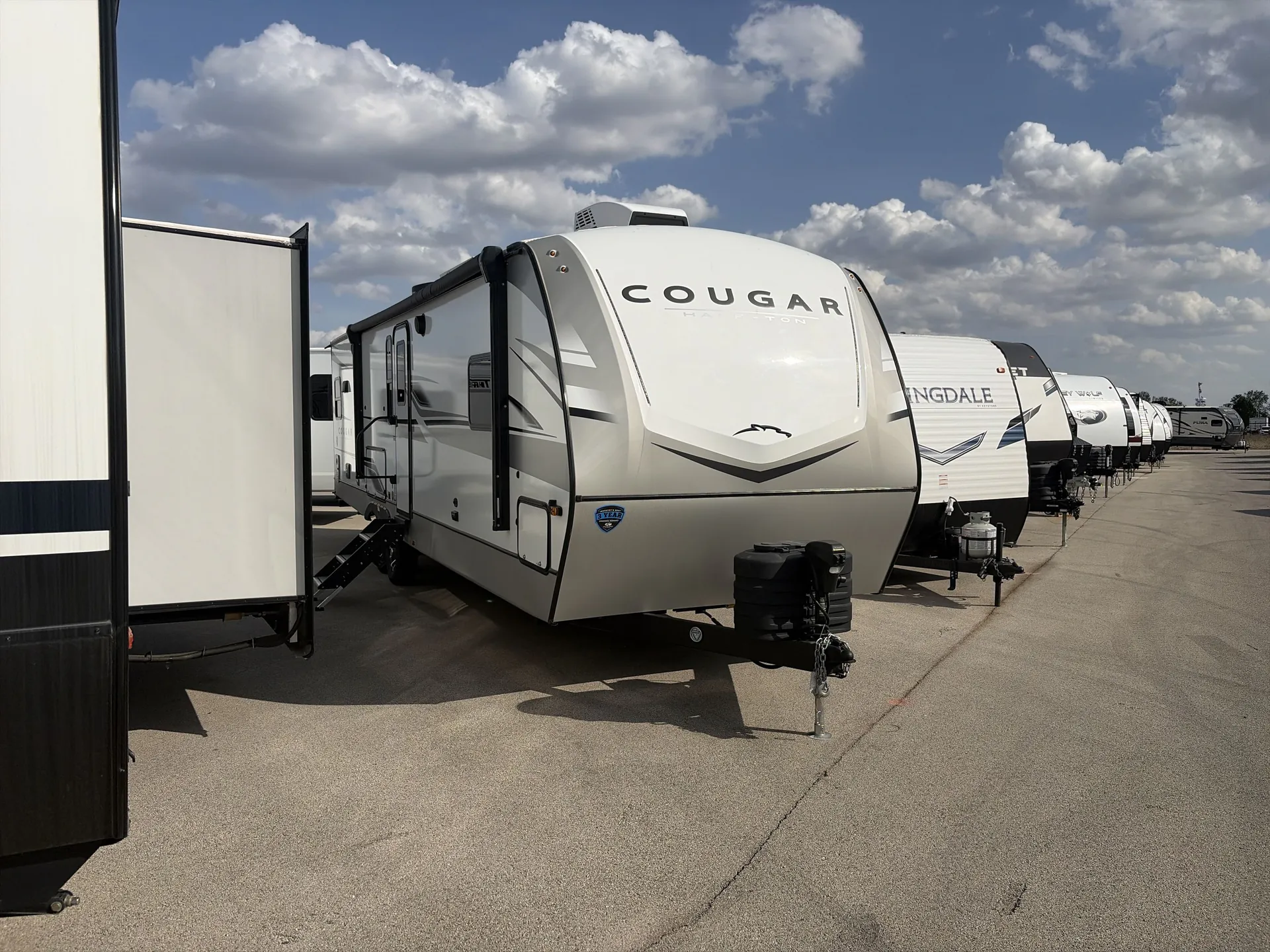 2025 Keystone Cougar Half-Ton East 30RKD - Photo 2
