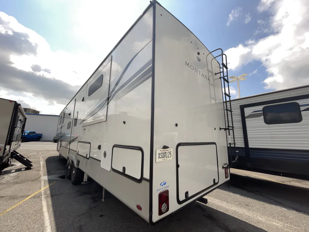 2022 Keystone Montana 3763BP, Photos photo 6