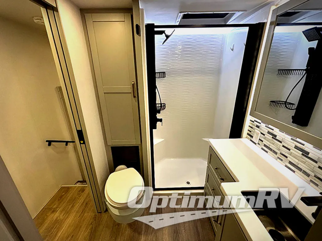 2025 Brinkley Model Z 3400, Photos photo 13