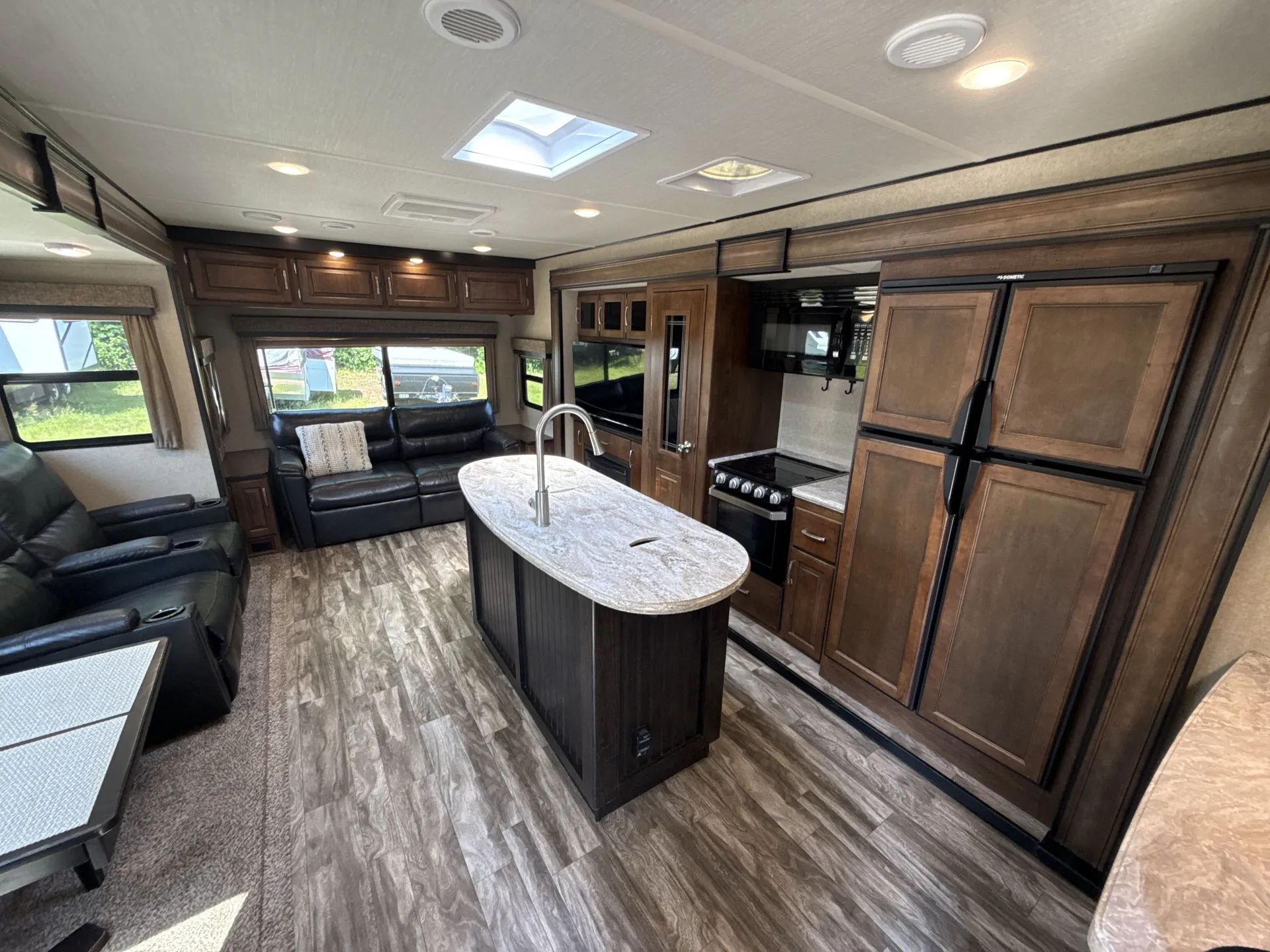 2018 Grand Design Reflection 315RLTS — living area main