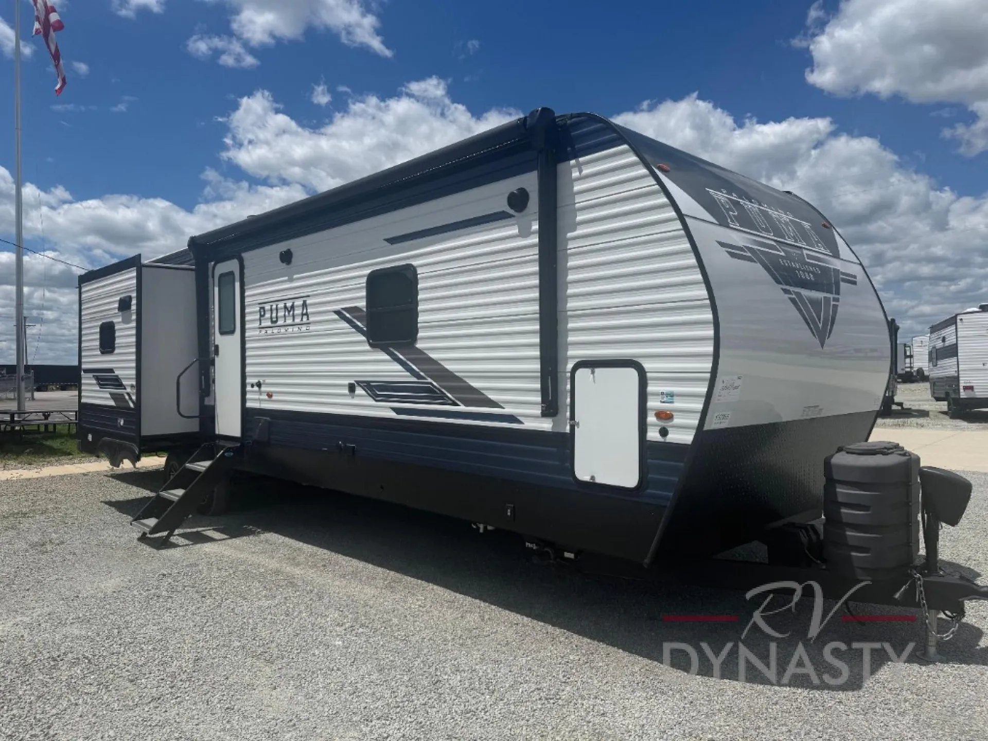 2024 Palomino Puma 32BHFS - Photo 2