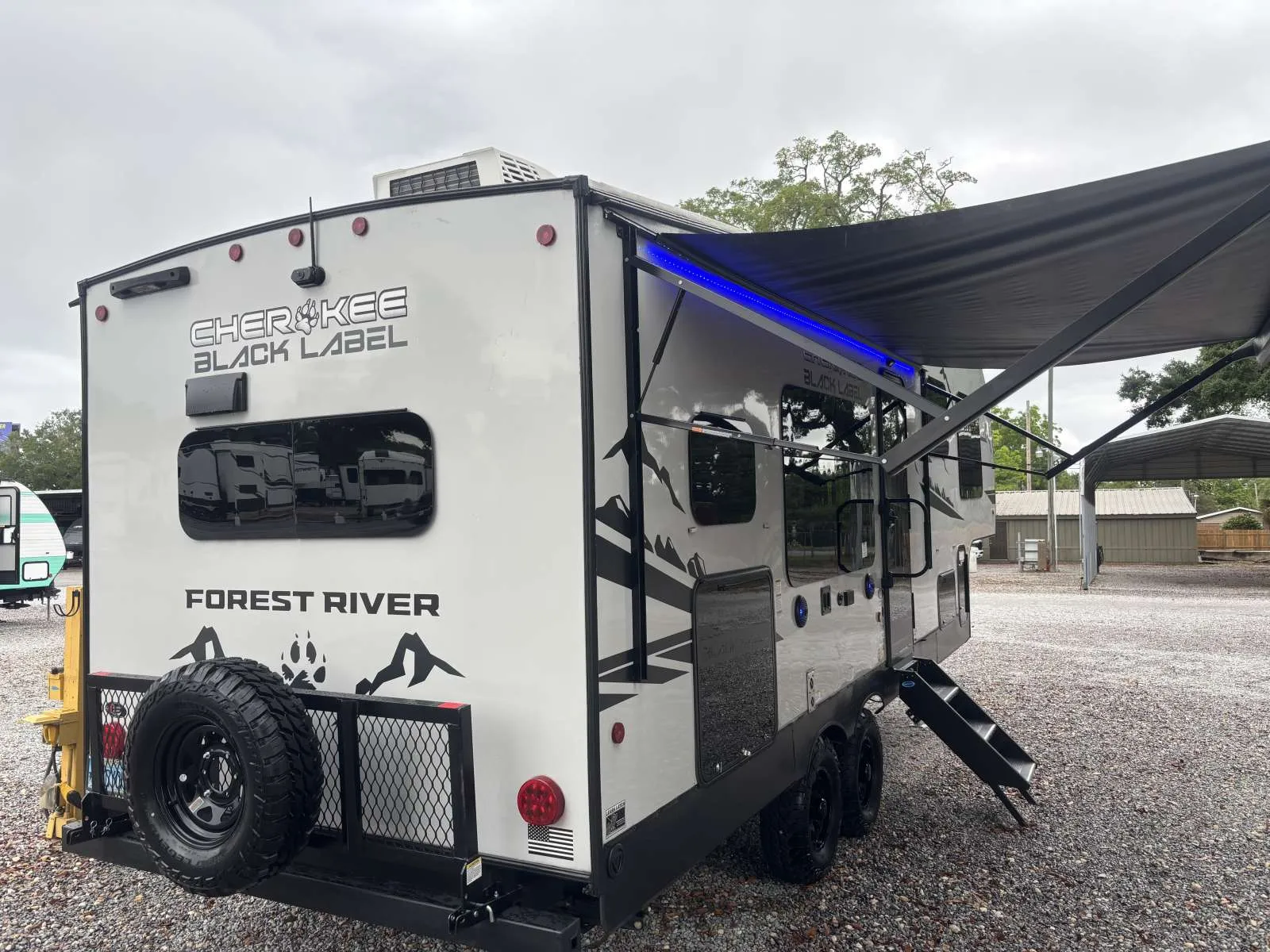 2025 FOREST RIVER 255SBBL BLACK LABLE 255SBBL - Photo 2