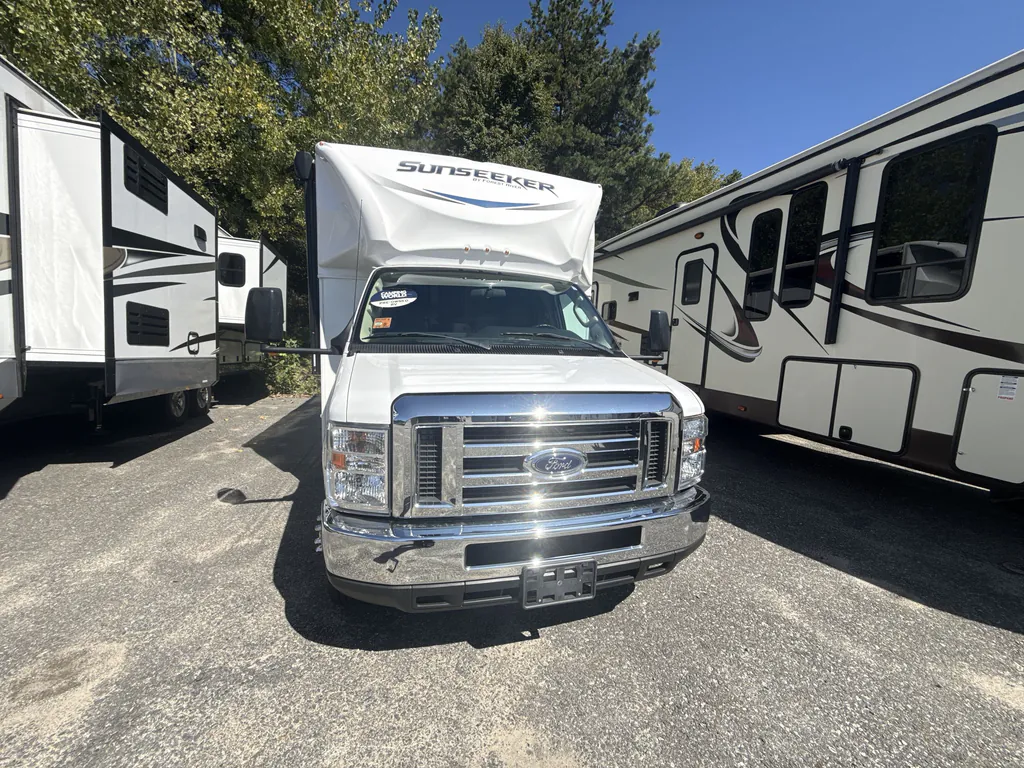 2019 Forest River Sunseeker 2440DS, Photos photo 4