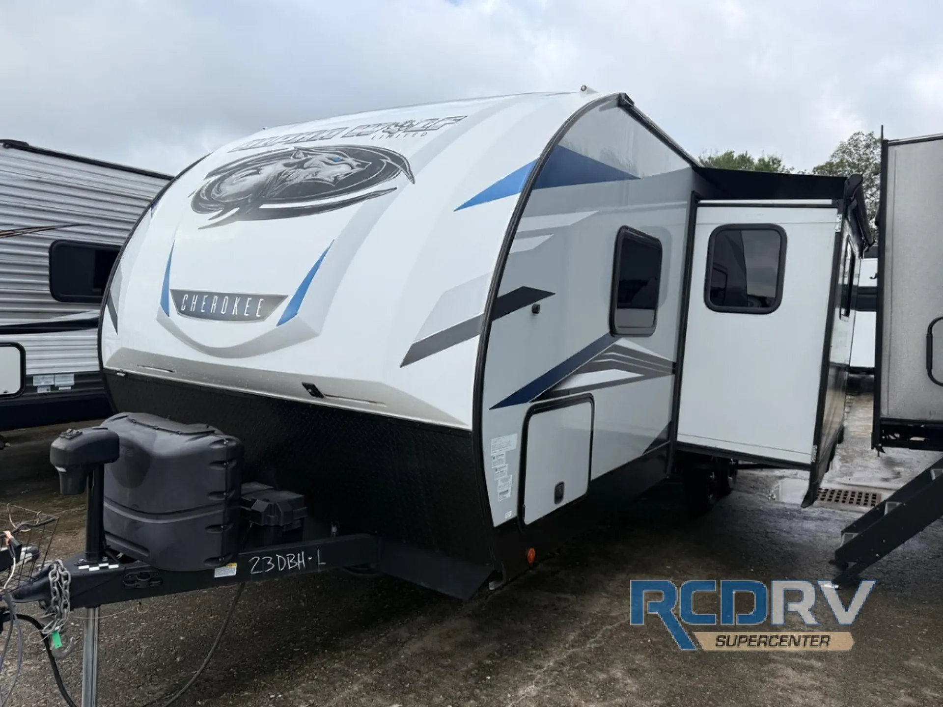 2022 Forest River Cherokee Alpha Wolf 23DBH-L - Photo 3