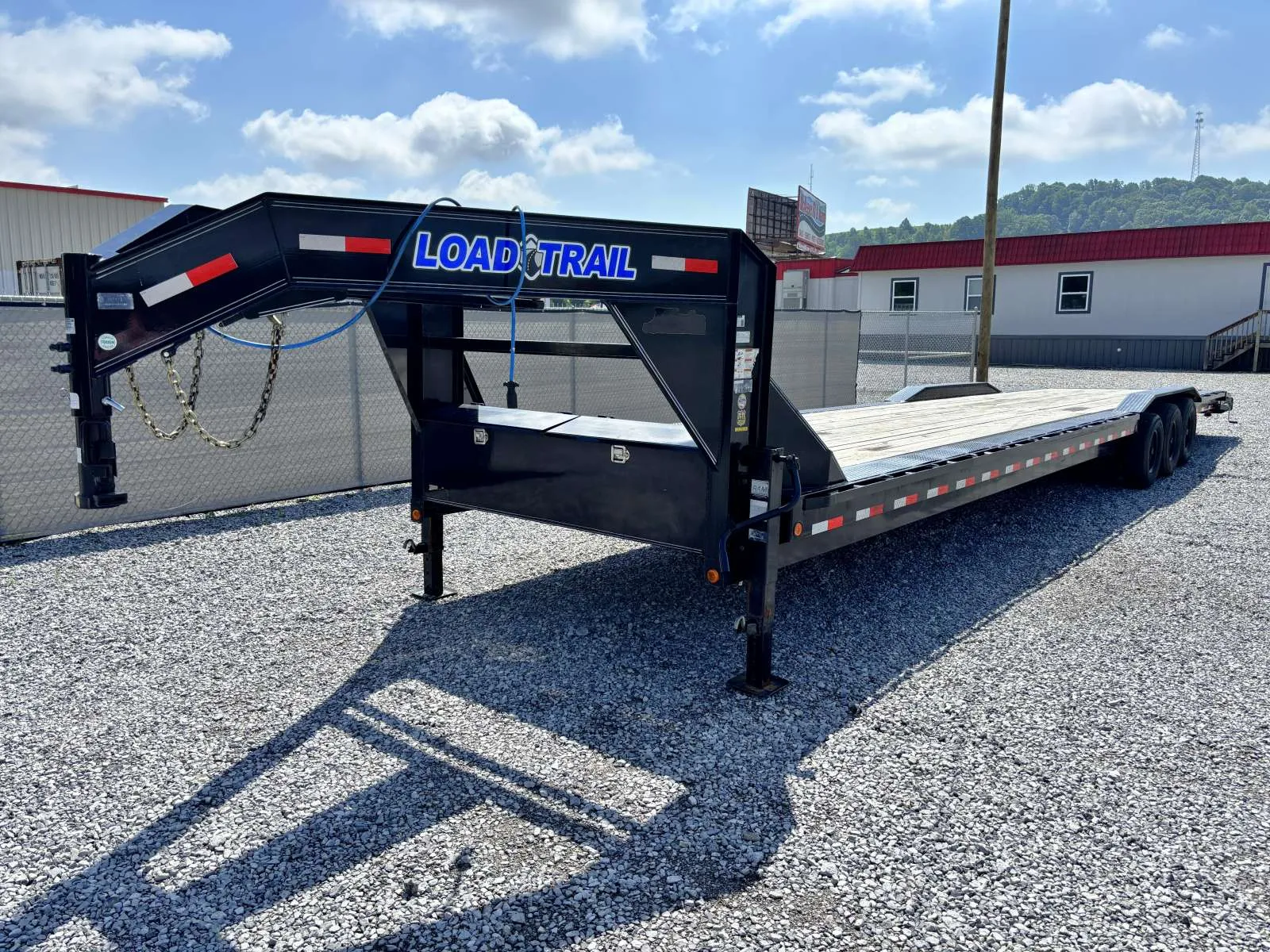 2023 Fabrique Other Gooseneck Car Hauler FABRIQUE - Photo 2