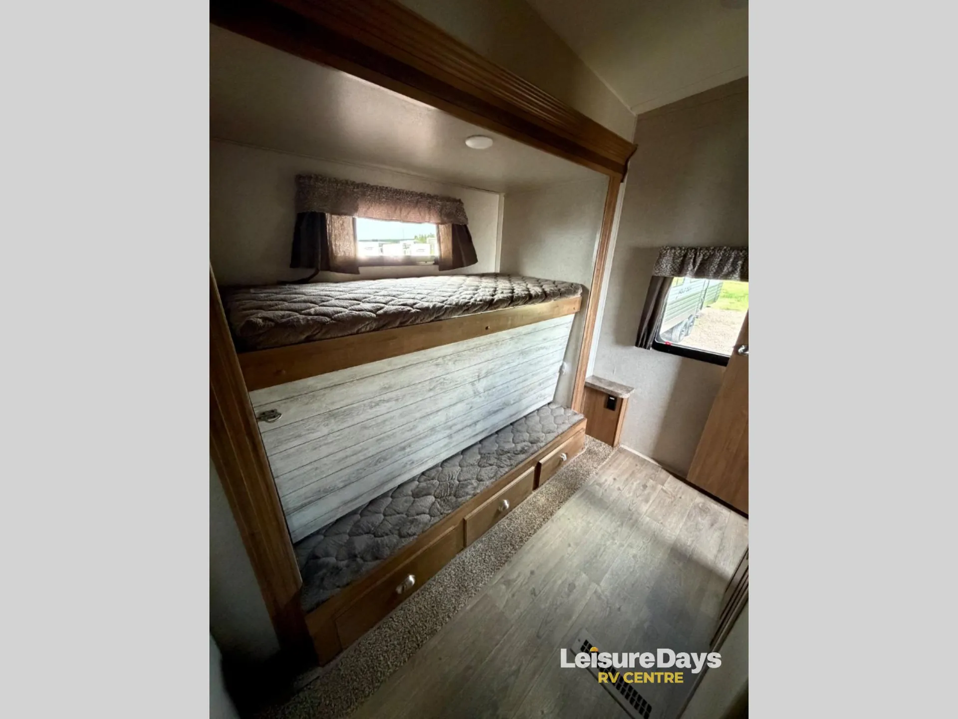 2019 Forest River Rockwood Signature Ultra Lite 8301WS - Photo 3